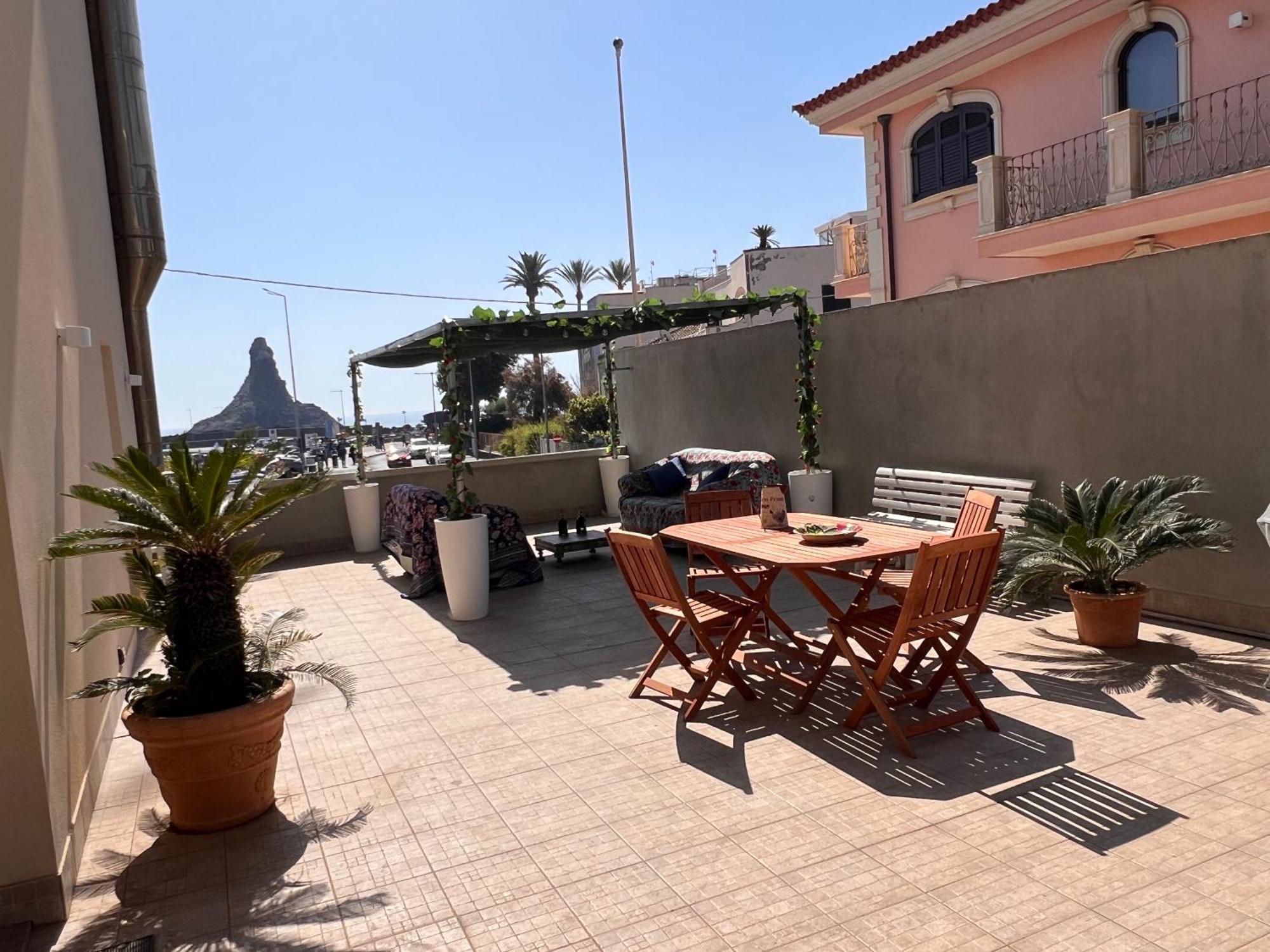 Appartamento Terrazza Faraglioni Aci Trezza Esterno foto